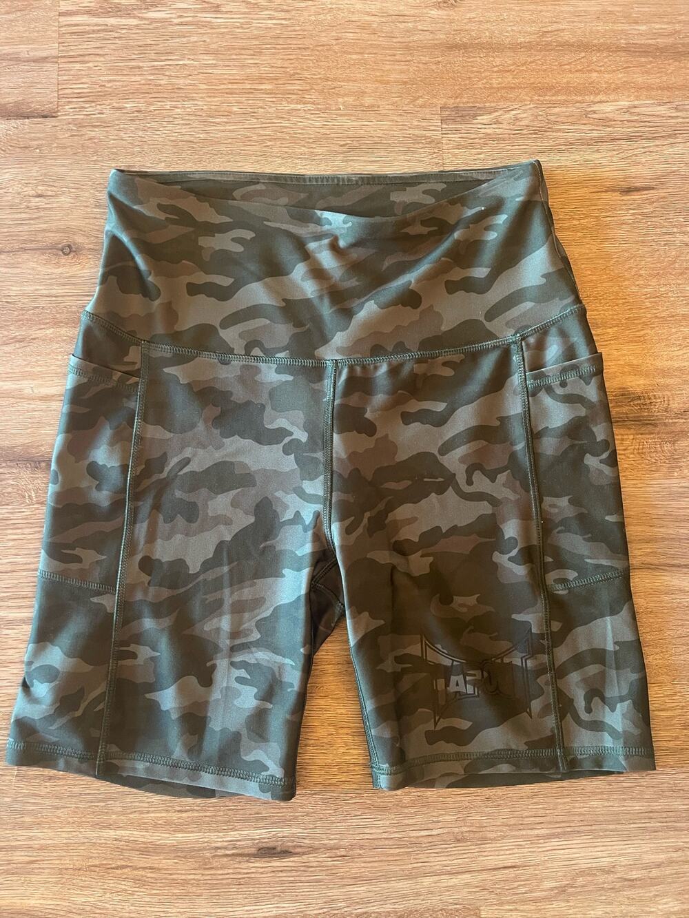 Tapout Green Camo Compression Shorts Women's Large